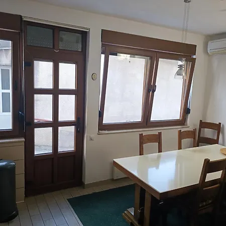 Dia Apartment